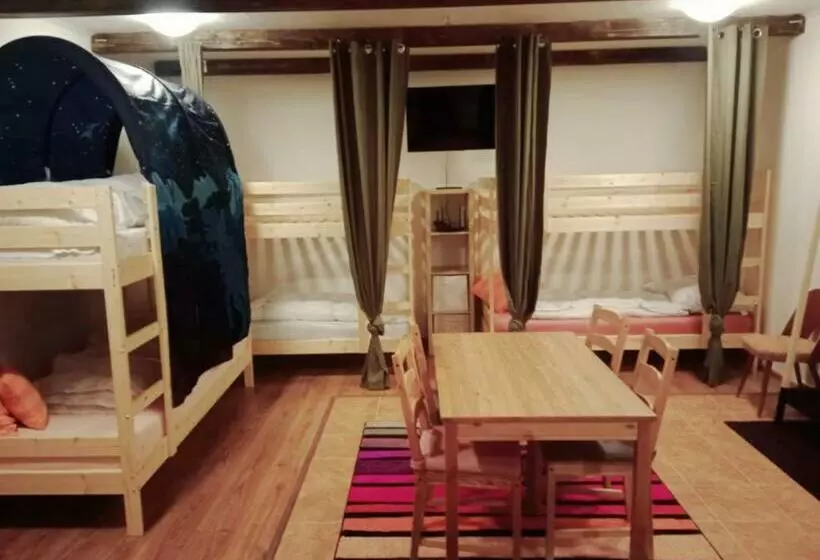 Hostel Pod šerákem