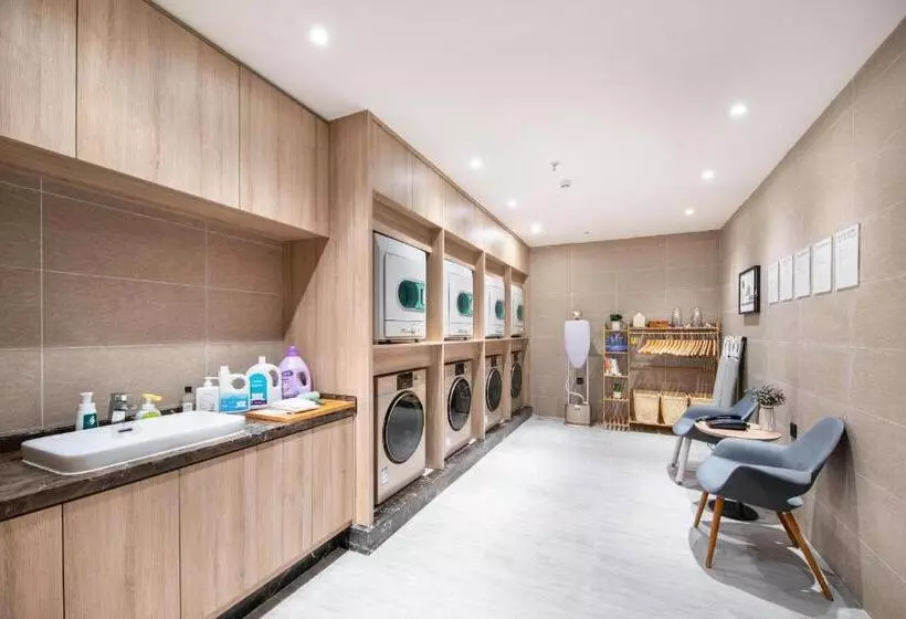 Atour Hotel Nanning North Lake Railway Station