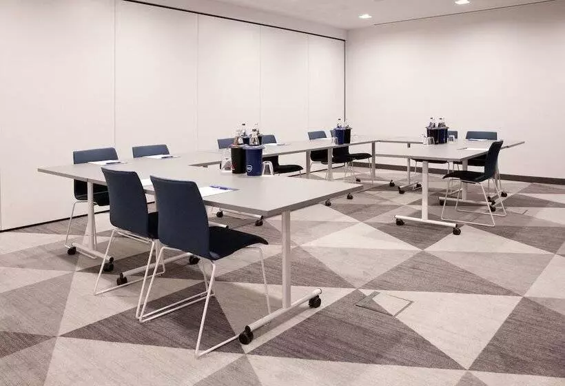 Hotelli Holiday Inn Express Fürth, An Ihg