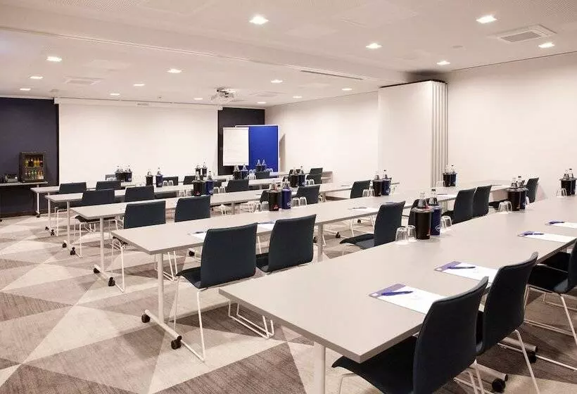 Hotelli Holiday Inn Express Fürth, An Ihg