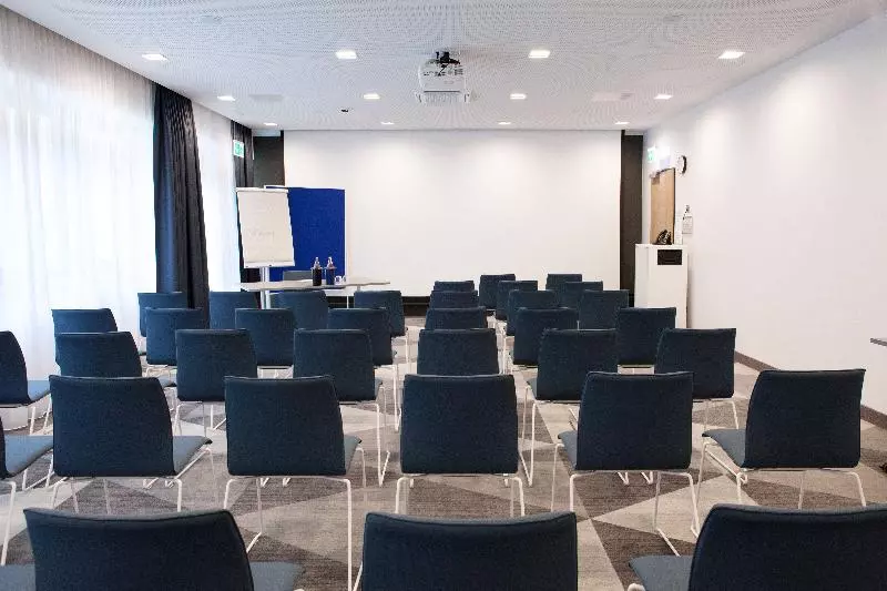 Hotelli Holiday Inn Express Fürth, An Ihg