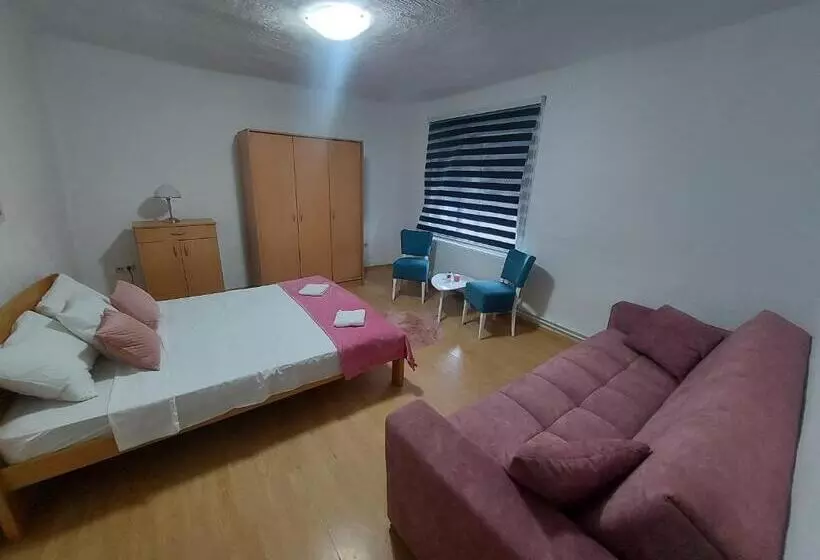 Kuća Na Dan