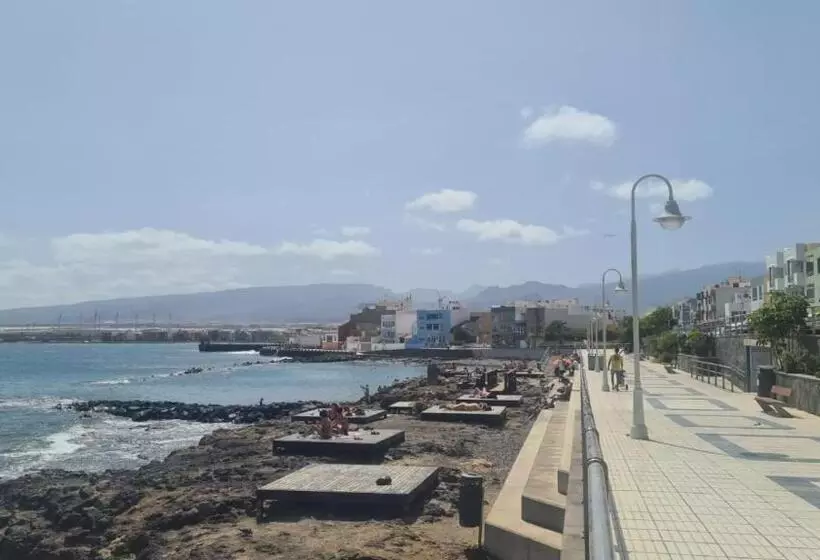 Arinaga Arena Y Mar Beach