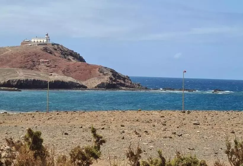 Arinaga Arena Y Mar Beach