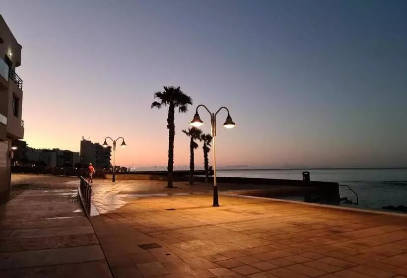 Arinaga Arena Y Mar Beach