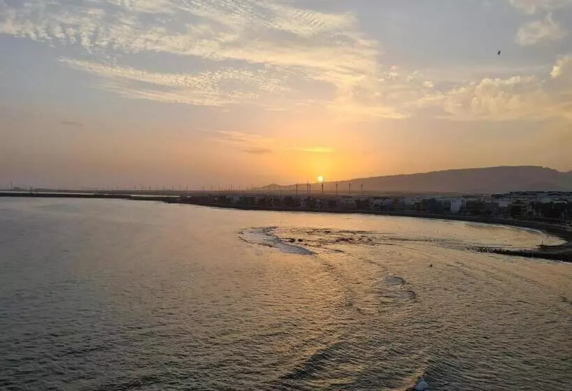 Arinaga Arena Y Mar Beach