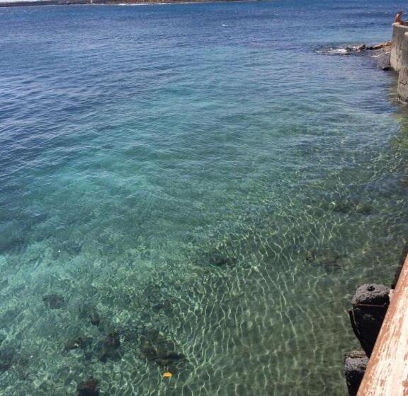 Arinaga Arena Y Mar Beach
