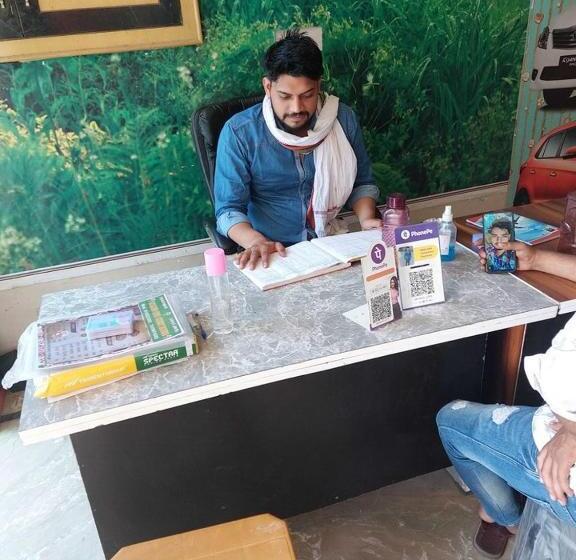 Hotel Oyo 88404 Golden Oyo Guest House