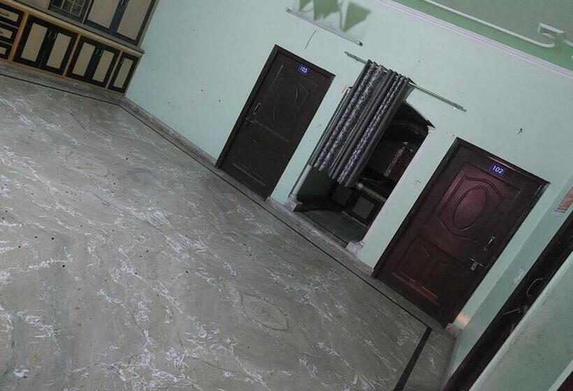 Hotel Oyo 88404 Golden Oyo Guest House