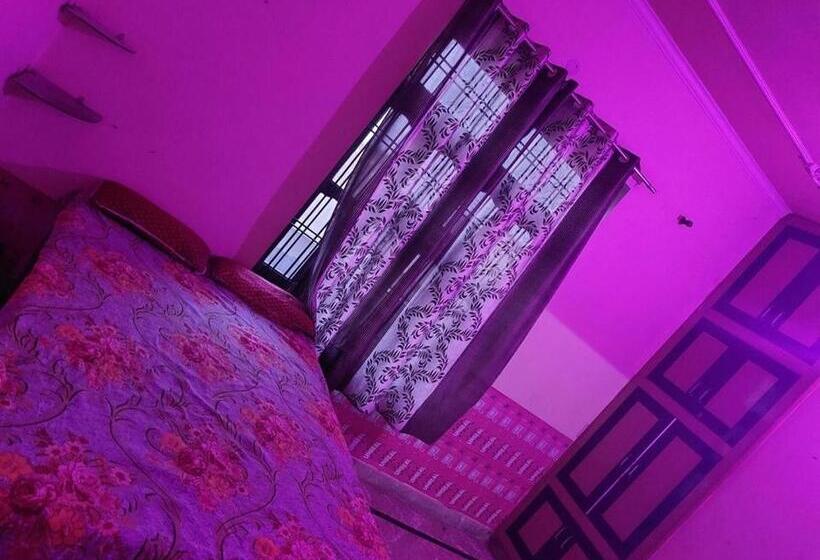 Hotel Oyo 88404 Golden Oyo Guest House