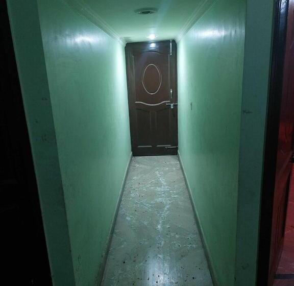 Hotel Oyo 88404 Golden Oyo Guest House