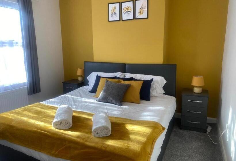 Spacious 3br House Near Southend Pier