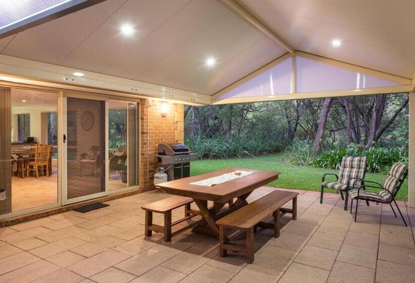Beach & Trees, Beachfront Siesta Park