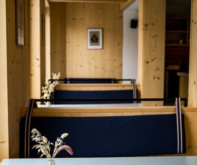 هتل Flem Mountain Lodge