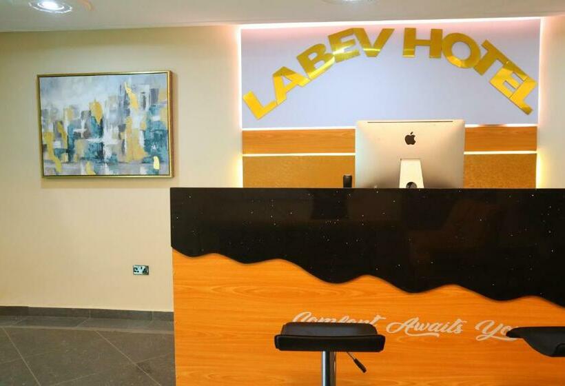 فندق Labev