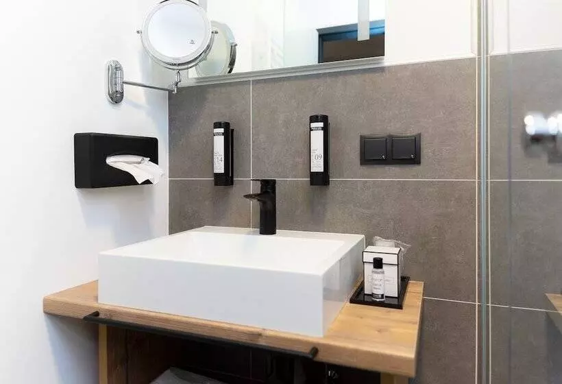 Self Check In Hotel Vinoq Zistersdorf