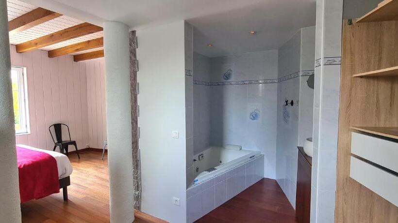 Splendide Gîte La Tour Blanche 12min Du Puy Du Fou