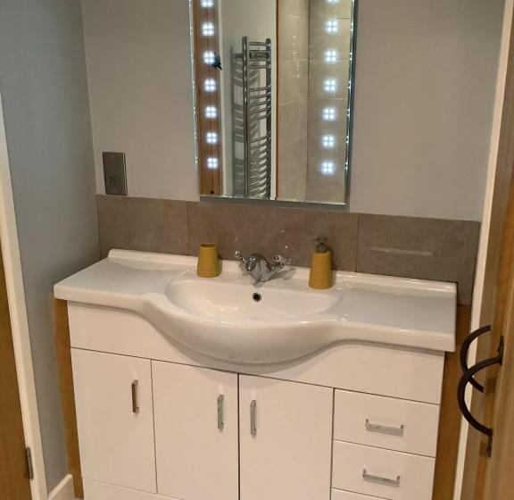 Woodcutters Barn, Overlooking Ledbury & Malvern Hills