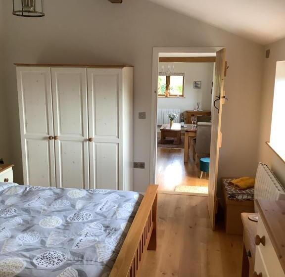 Woodcutters Barn, Overlooking Ledbury & Malvern Hills