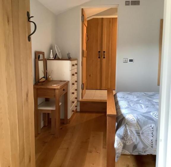 Woodcutters Barn, Overlooking Ledbury & Malvern Hills