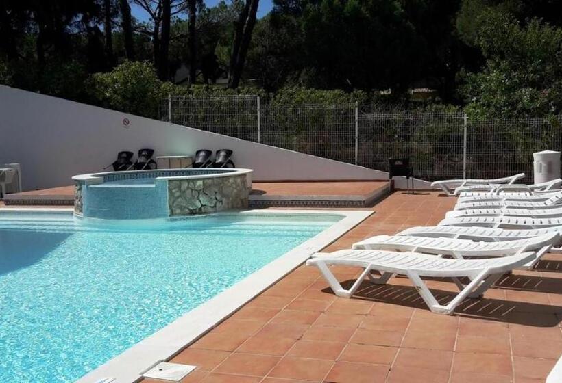 Casa Falesia T2 Garden View 5 Min From The Beach Wifi