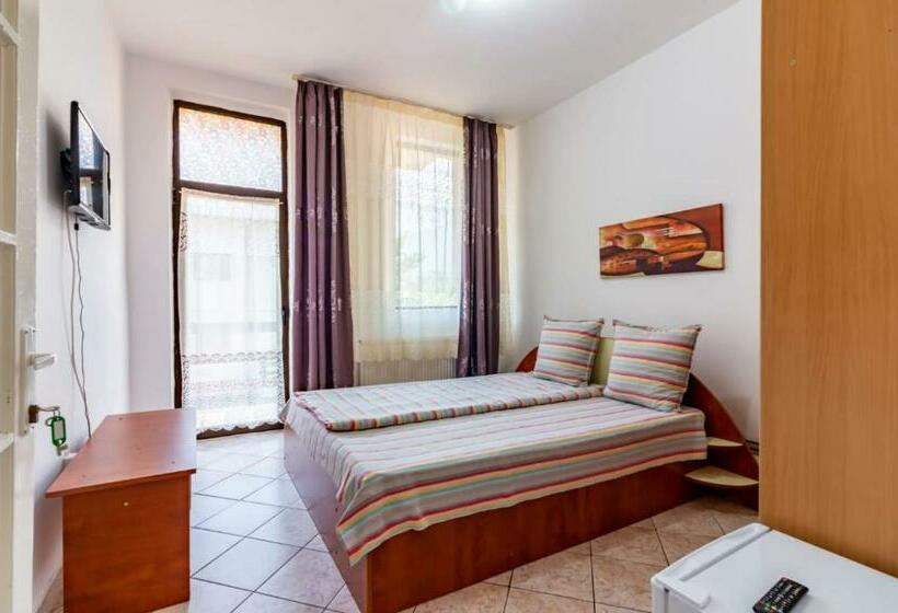 Пансион Vila Emily