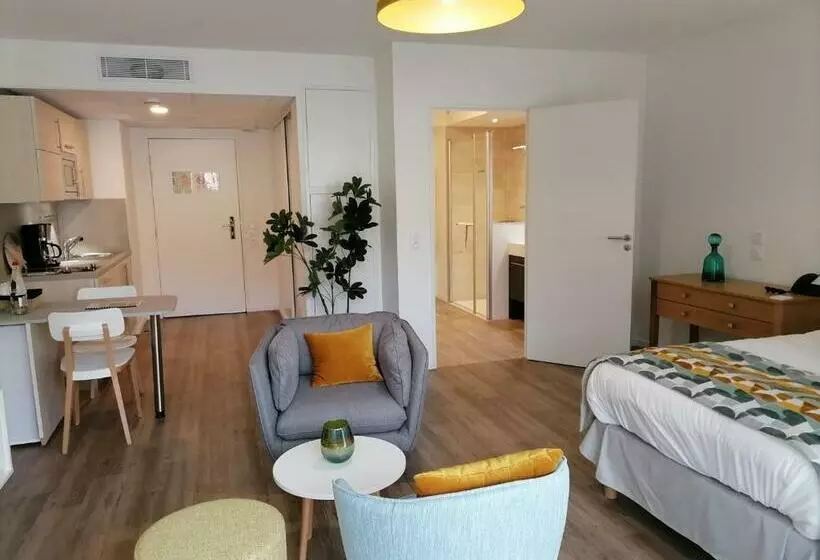 Résidence Services Seniors Domitys Les Eaux Vives