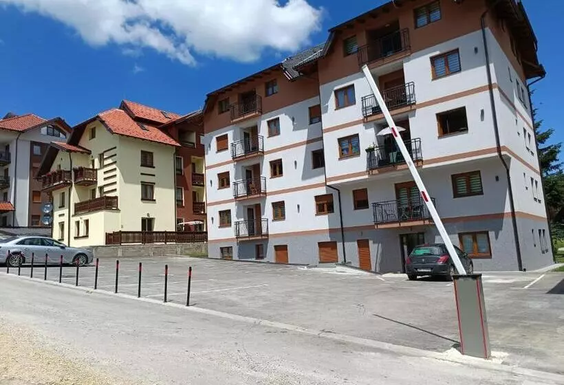 Apartman Lola