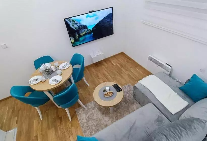 Apartman Lola