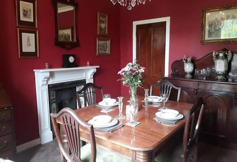 Beautiful Traditional Secluded Country Cottage