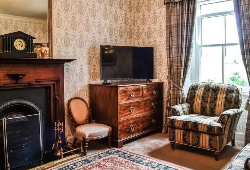 Beautiful Traditional Secluded Country Cottage