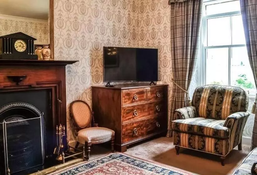 Beautiful Traditional Secluded Country Cottage