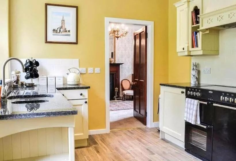 Beautiful Traditional Secluded Country Cottage