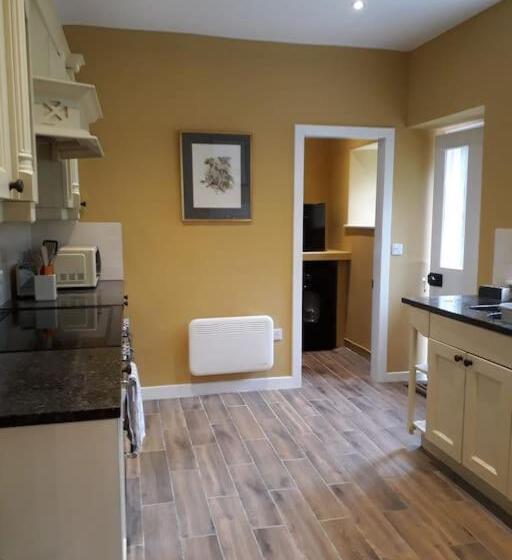 Beautiful Traditional Secluded Country Cottage