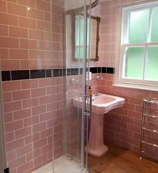 Beautiful Traditional Secluded Country Cottage