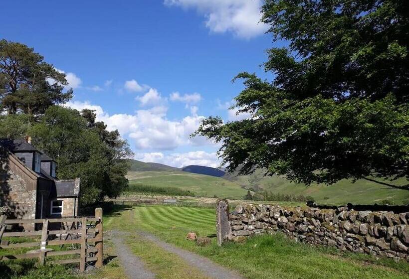 Beautiful Traditional Secluded Country Cottage