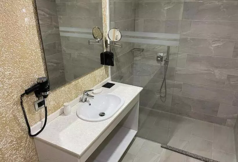 ホテル 3b Suites Boutique