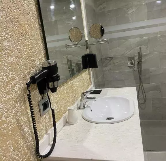 ホテル 3b Suites Boutique