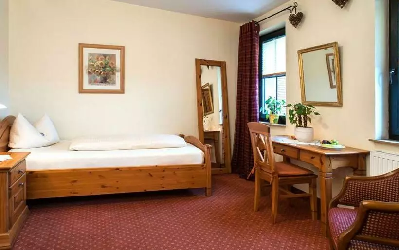 Hotelli Gasthof Sauerteig