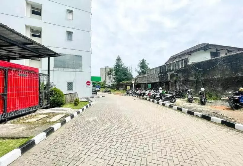 ホテル Redliving Apartemen Green Lake View Ciputat   Pelangi Rooms 1 Tower E