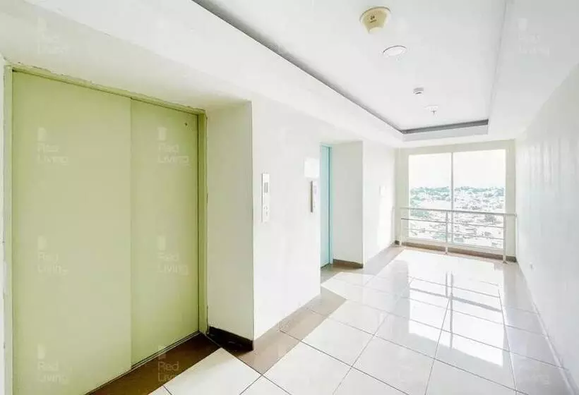 ホテル Redliving Apartemen Green Lake View Ciputat   Pelangi Rooms 1 Tower E