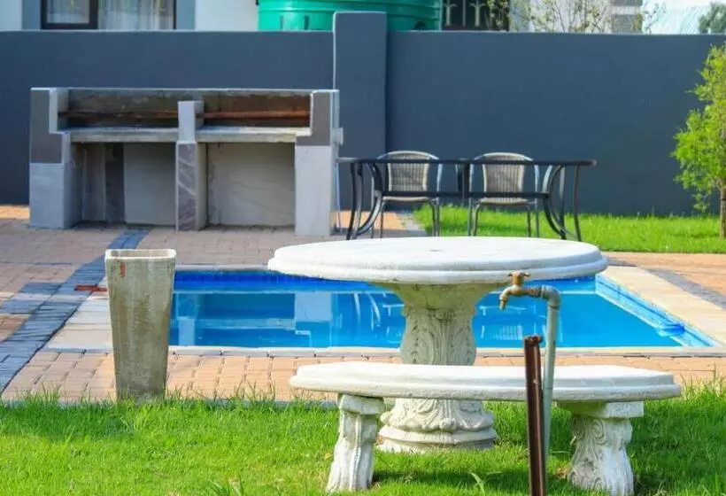ペンション Tranquility Guesthouse