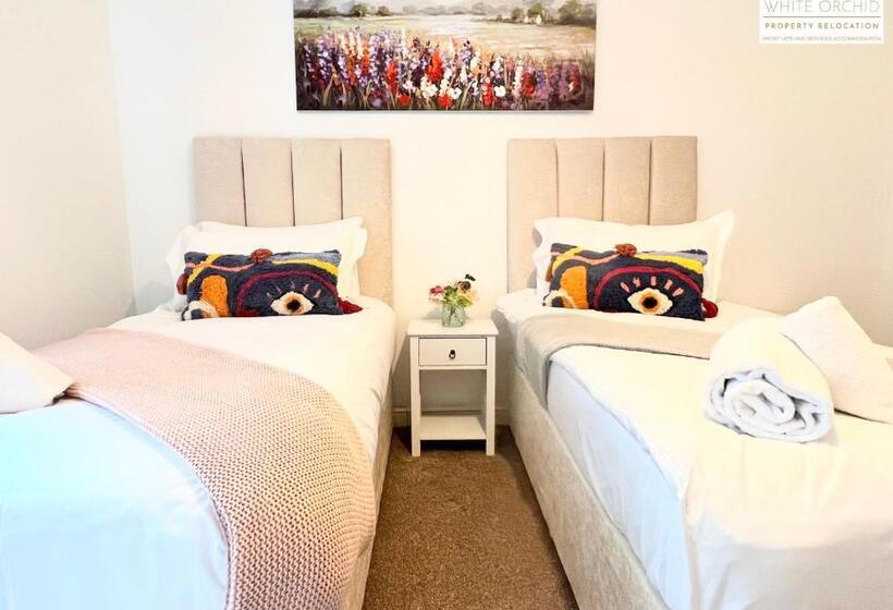 Contractors 2 Bed Apartment In Stevenage Sg1 Hertfordshire By White Orchid Property Relocation Leisu