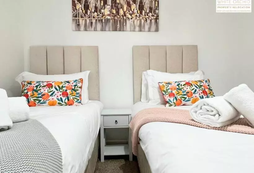 Contractors 2 Bed Apartment In Stevenage Sg1 Hertfordshire By White Orchid Property Relocation Leisu