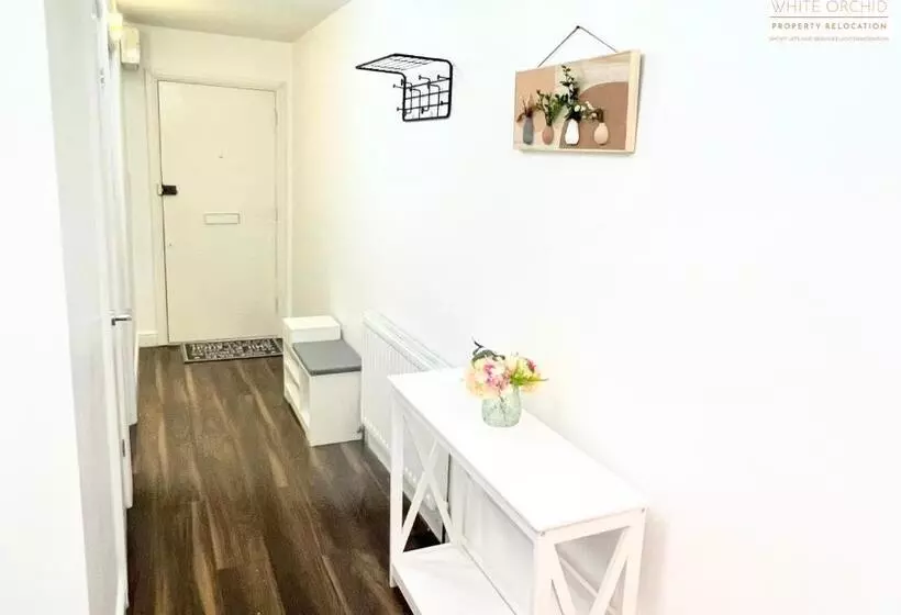 Contractors 2 Bed Apartment In Stevenage Sg1 Hertfordshire By White Orchid Property Relocation Leisu