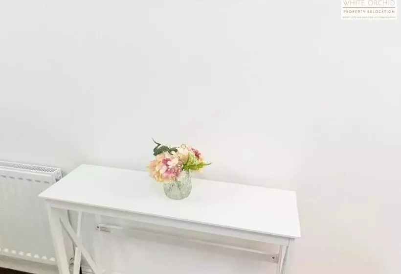 Contractors 2 Bed Apartment In Stevenage Sg1 Hertfordshire By White Orchid Property Relocation Leisu