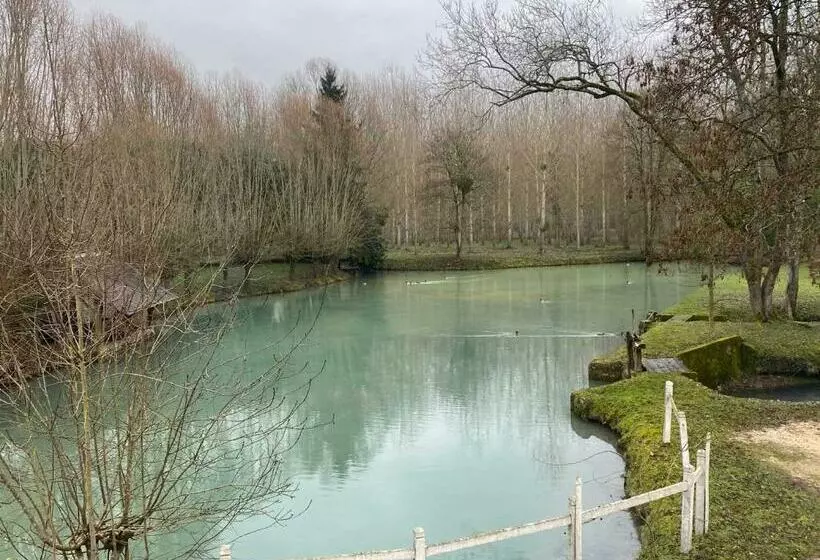 Aamiaismajoitus (B&B) Le Moulin De Pasnel