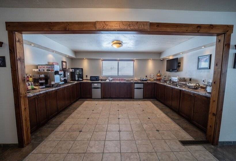 호텔 Clover Creek Inn