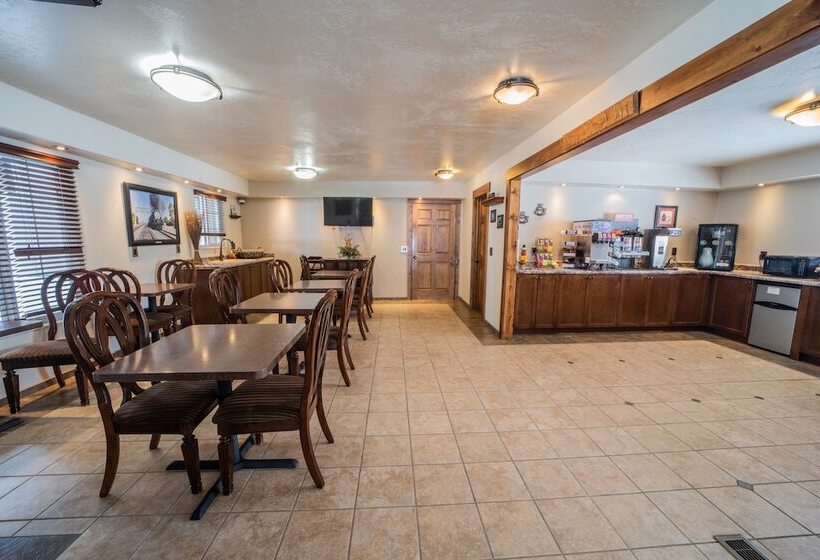 호텔 Clover Creek Inn