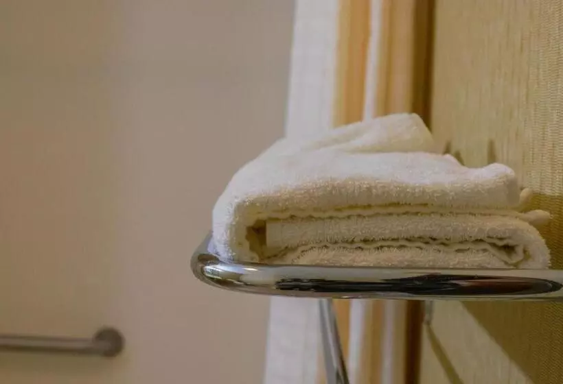 Hotelli Colfax Inn By Marifah